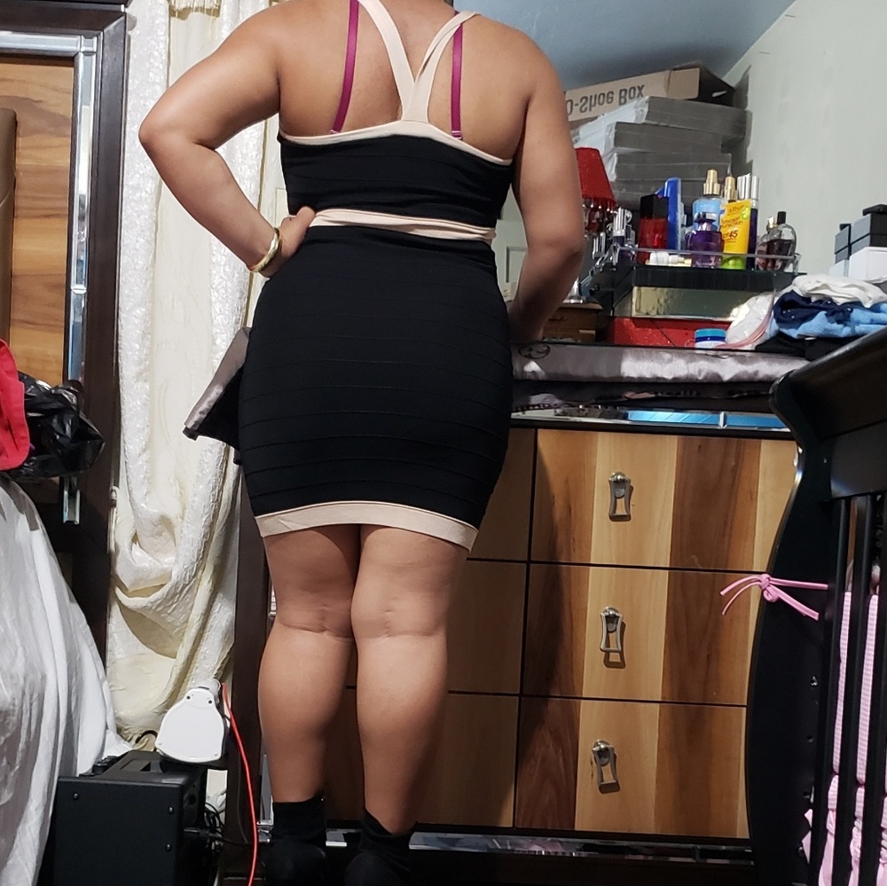 BEBE BLACK/CREAM ELASTIC BODYCON DRESS SIZE MEDIUM - Picture 2 of 8